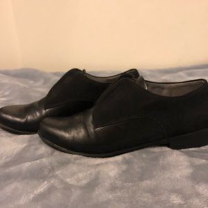 Life Stride Velocity Black Half and half loafers